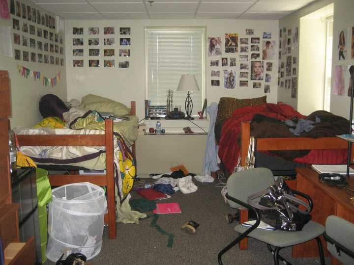 Melissa and Maria’s Room in West House Inside 'Dores
